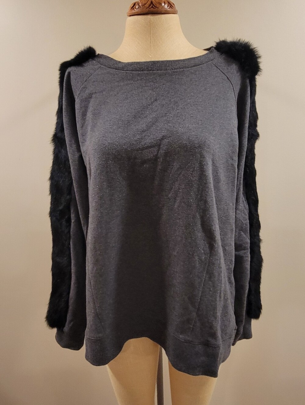 Elizabeth & James Rochelle Women’s Sweatshirt